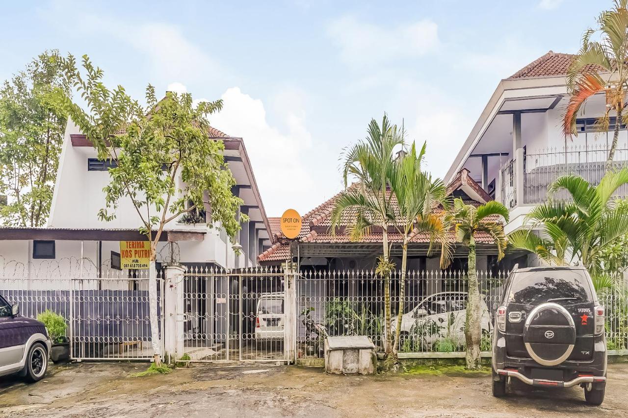 Spot On 90797 Sukun Syariah Homestay Malang Exterior photo