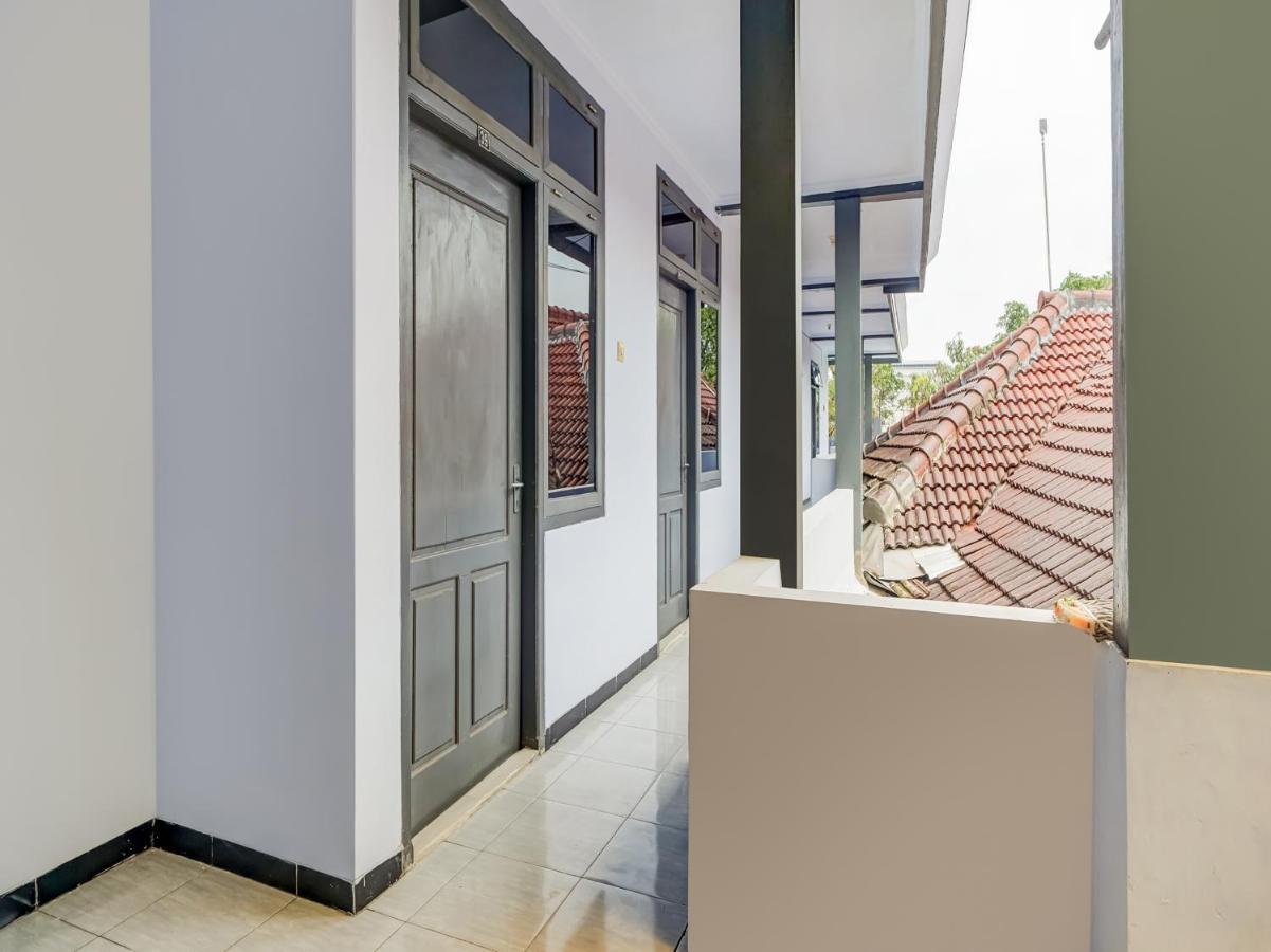 Spot On 90797 Sukun Syariah Homestay Malang Exterior photo